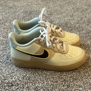 Nike Air Force 1 Low - Pale Yellow, Black & Gold Trim